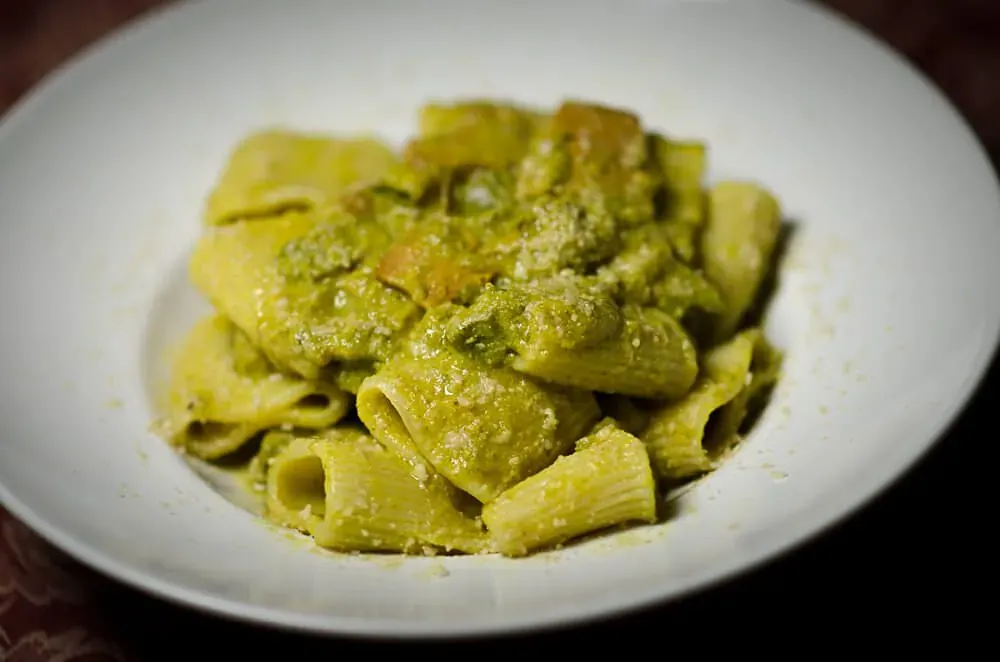 Pacchheri-alla-carbonara-di-zucchine