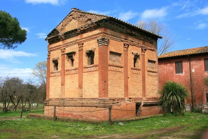 Tomb_of_Annia_regilla2