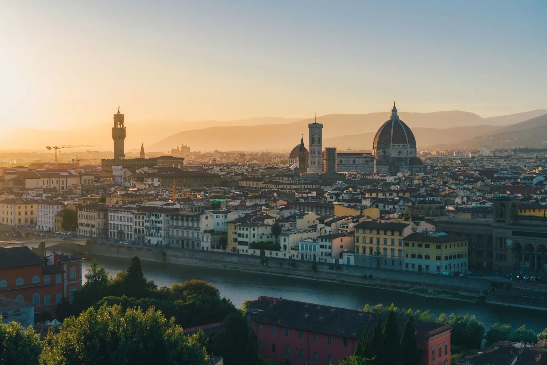 daniel-sessler-SwoYbYNoUMg-unsplash